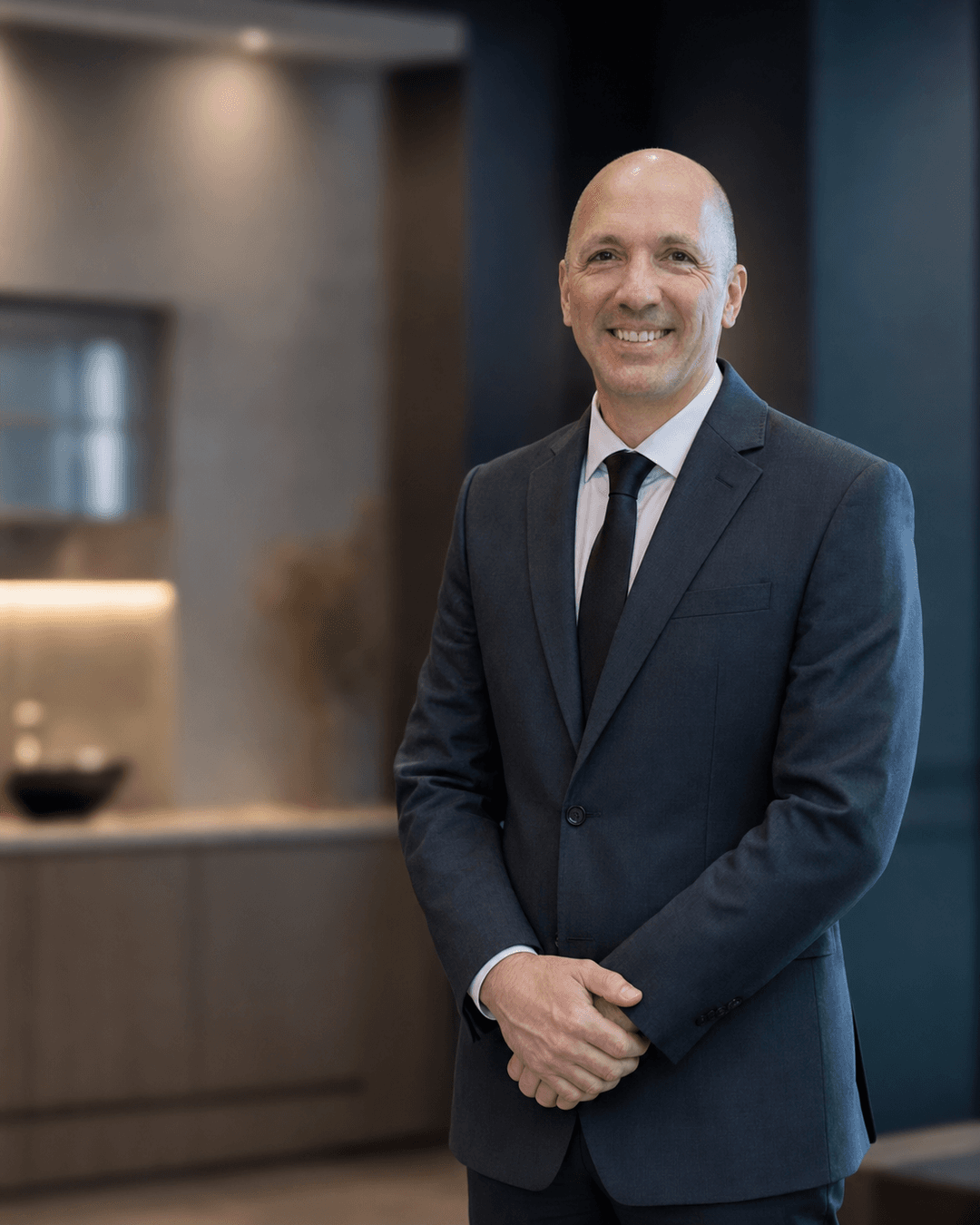 Dr. Mauro Valentini en su consultorio de urología